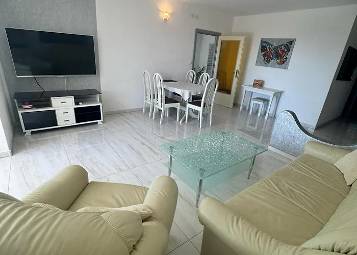 Kartec Lägenhet Krk Town